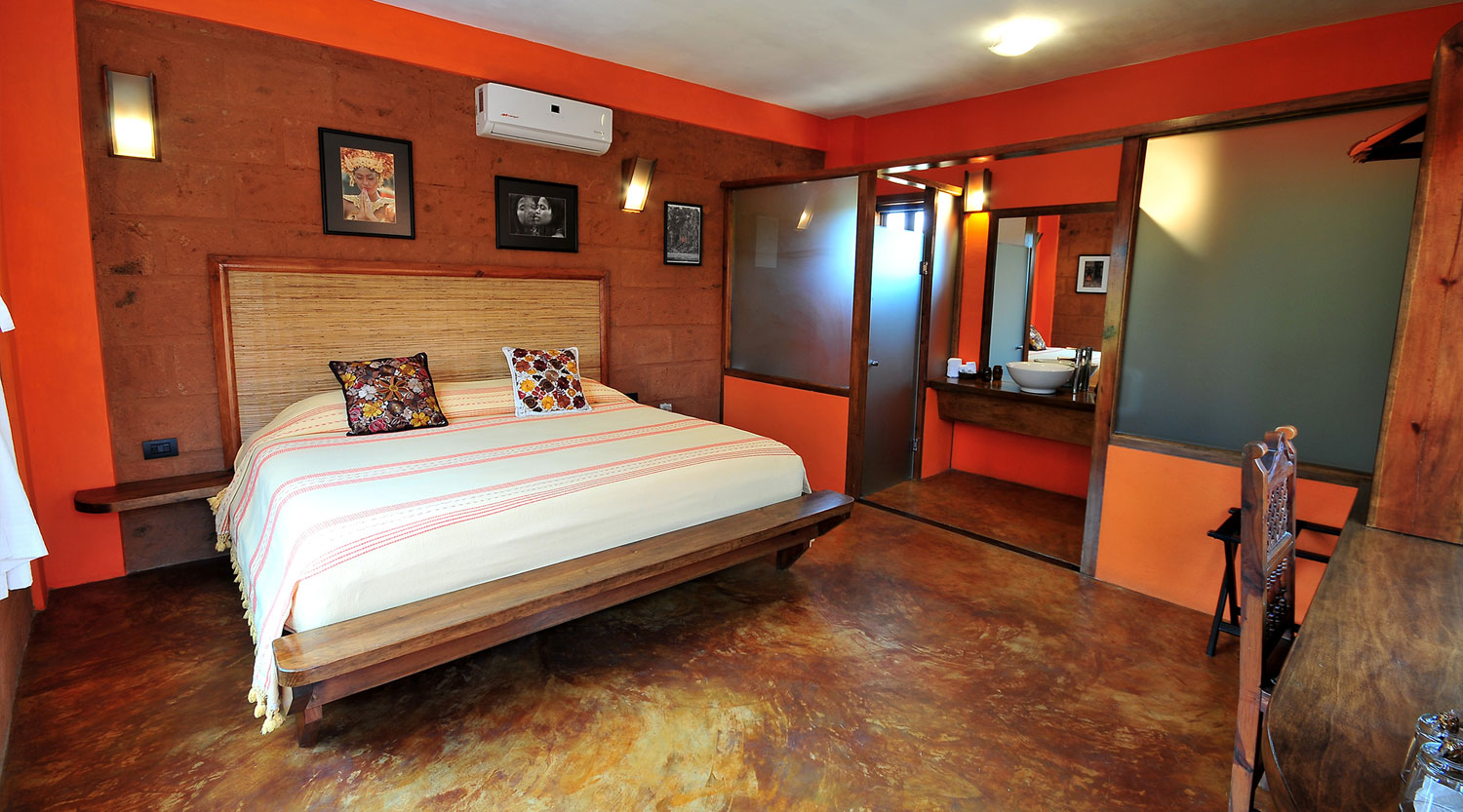 Double Room with king-size bed